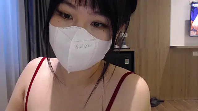 Onee-Chew online show from October 26, 2025, 4:13 am