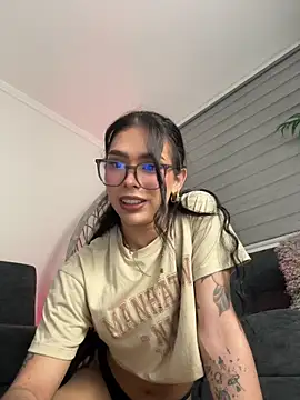 Snapshot of Samantha_Bernardo chatting on June 9, 2026, 5:08 am Samantha Bernardo online show from June 9, 2026, 5:08 am