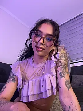 Snapshot of Samantha_Bernardo chatting on June 16, 2026, 3:39 am Samantha Bernardo online show from June 16, 2026, 3:39 am