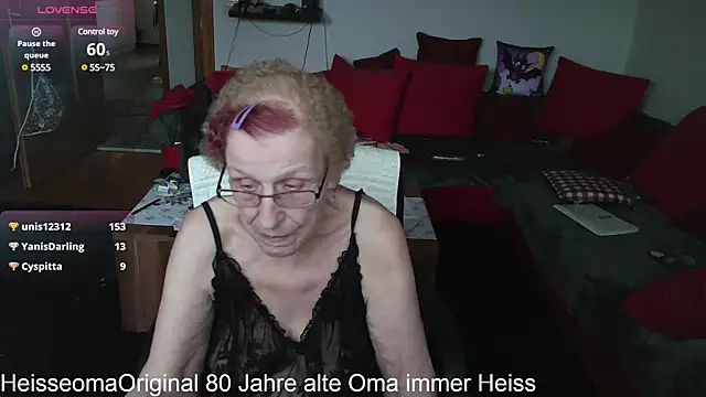 HeisseomaOriginal online show from March 11, 2025, 11:23 am