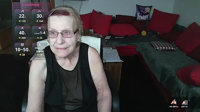 HeisseomaOriginal online show from November 10, 2025, 8:08 am