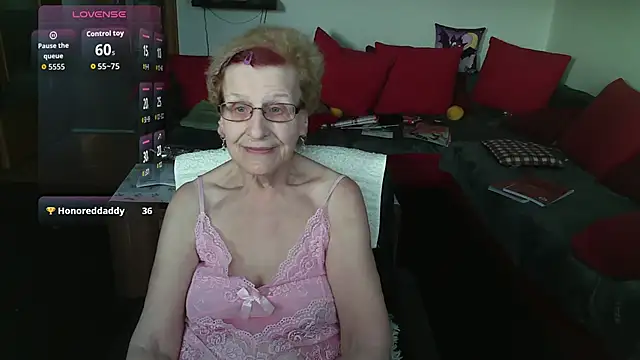 HeisseomaOriginal online show from January 7, 2026, 8:19 am