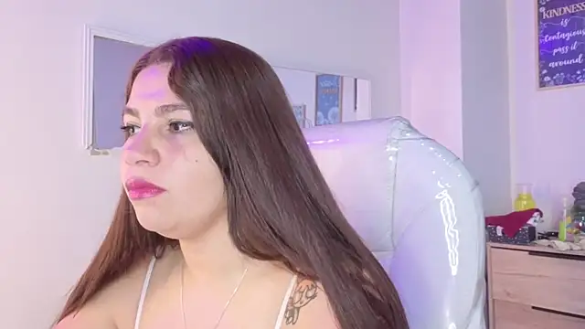 bluee hazell online show from June 1, 2026, 11:43 am