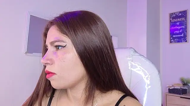 bluee hazell online show from February 14, 2026, 10:15 am