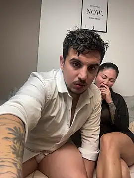 Snapshot of Sexandfire chatting on May 22, 2026, 10:41 pm Sexandfire online show from May 22, 2026, 10:41 pm