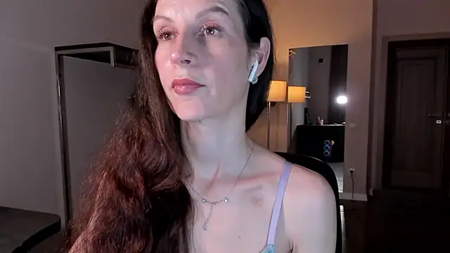 Snapshot of Mila_Anders chatting on January 8, 2026, 8:37 pm Mila Anders online show from January 8, 2026, 8:37 pm