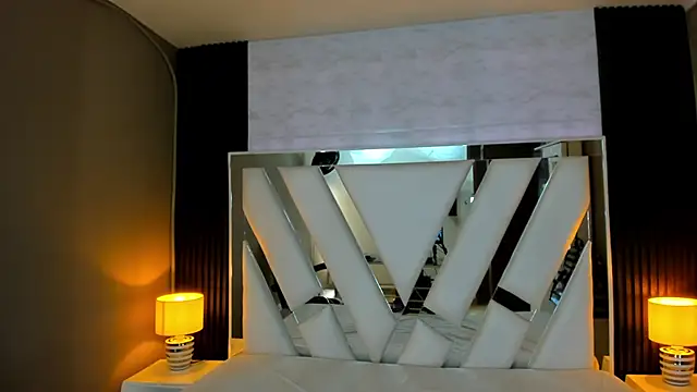 Linda4Petite online show from February 17, 2026, 6:05 pm