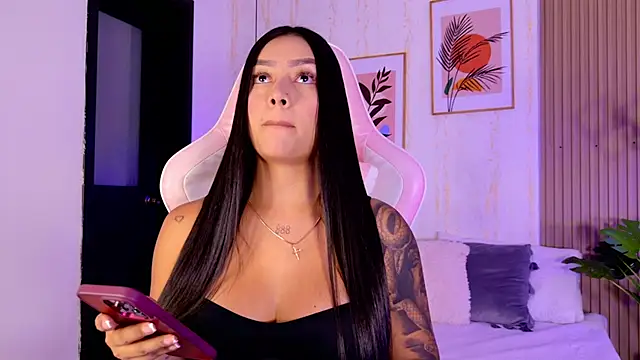 Snapshot of CameronCollins_ chatting on February 18, 2026, 7:43 pm CameronCollins online show from February 18, 2026, 7:43 pm