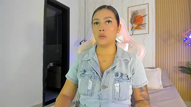 Snapshot of CameronCollins_ chatting on January 7, 2026, 7:41 pm CameronCollins online show from January 7, 2026, 7:41 pm