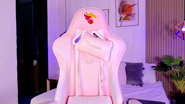 Snapshot of CameronCollins_ chatting on February 17, 2026, 7:44 pm CameronCollins online show from February 17, 2026, 7:44 pm