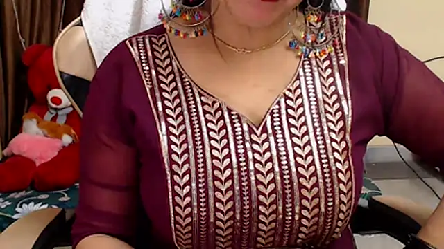 Snapshot of Naughty_Kashish chatting on January 6, 2026, 5:55 am Naughty Kashish online show from January 6, 2026, 5:55 am