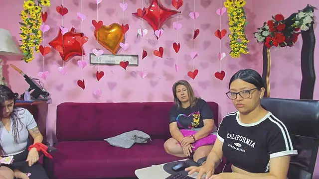 Snapshot of lesbiancuple chatting on February 7, 2026, 12:02 pm lesbiancuple online show from February 7, 2026, 12:02 pm
