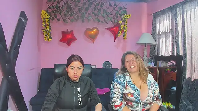 Snapshot of lesbiancuple chatting on February 17, 2026, 2:58 pm lesbiancuple online show from February 17, 2026, 2:58 pm