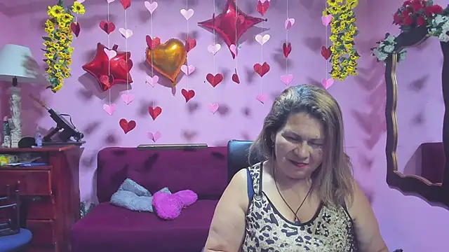 Snapshot of lesbiancuple chatting on February 12, 2026, 12:32 am lesbiancuple online show from February 12, 2026, 12:32 am