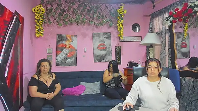 Snapshot of lesbiancuple chatting on April 13, 2026, 11:58 am lesbiancuple online show from April 13, 2026, 11:58 am