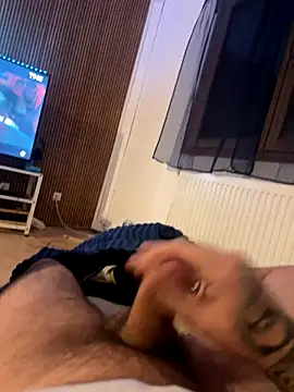 Snapshot of RenaudS-02 chatting on January 5, 2026, 8:34 pm RenaudS-02 online show from January 5, 2026, 8:34 pm