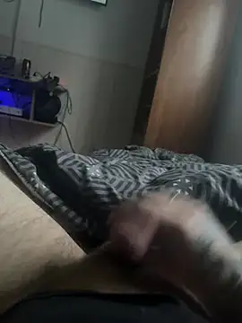 Snapshot of RenaudS-02 chatting on March 16, 2025, 6:09 am RenaudS-02 online show from March 16, 2025, 6:09 am