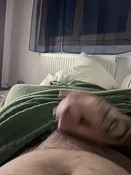 Snapshot of RenaudS-02 chatting on December 21, 2025, 12:46 am RenaudS-02 online show from December 21, 2025, 12:46 am