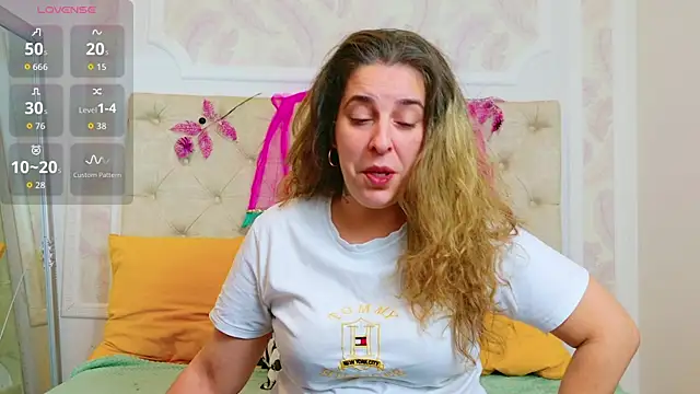 KarinaNoir online show from November 1, 2025, 5:03 am