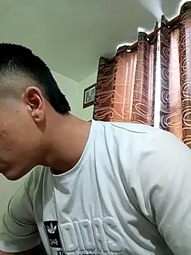 Snapshot of J_Rauw_ chatting on November 25, 2025, 9:37 pm J Rauw online show from November 25, 2025, 9:37 pm