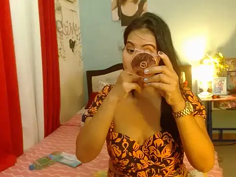 Snapshot of PearlOfAsia21 chatting on February 4, 2025, 10:00 am PearlOfAsia21 online show from February 4, 2025, 10:00 am