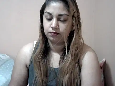 bellachow10 online show from December 18, 2025, 10:52 am