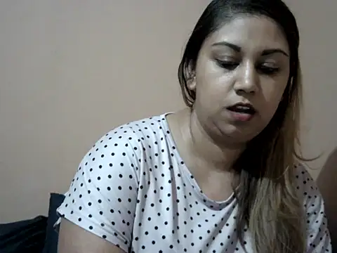 bellachow10 online show from January 10, 2026, 8:37 pm