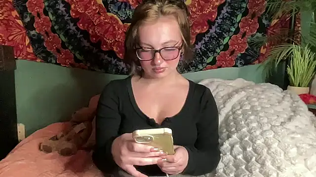 Snapshot of sweetandwet_daddy chatting on November 3, 2025, 3:15 pm sweetandwet daddy online show from November 3, 2025, 3:15 pm