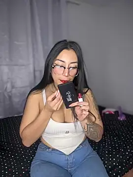 Snapshot of sophie_cute66 chatting on October 5, 2025, 12:23 am sophie cute66 online show from October 5, 2025, 12:23 am