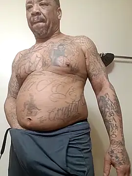 yellowwetfox online show from March 1, 2026, 4:45 am