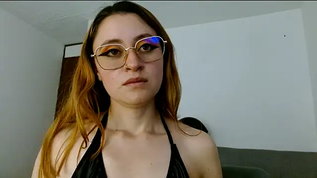 Snapshot of Juls_winter_ chatting on April 17, 2026, 7:38 pm Juls winter online show from April 17, 2026, 7:38 pm