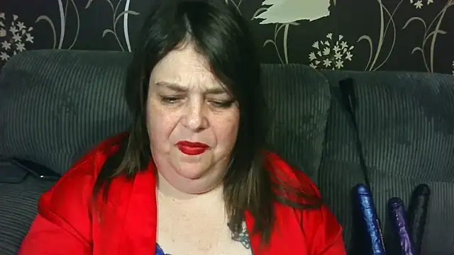 HouseWifeWhore Milf online show from April 5, 2026, 12:50 am