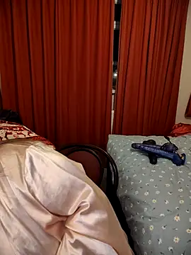 HouseWifeWhore Milf online show from May 13, 2026, 9:55 pm