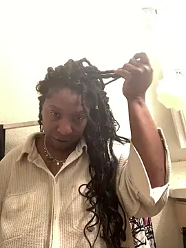 Snapshot of markquanna chatting on February 17, 2026, 3:15 am markquanna online show from February 17, 2026, 3:15 am