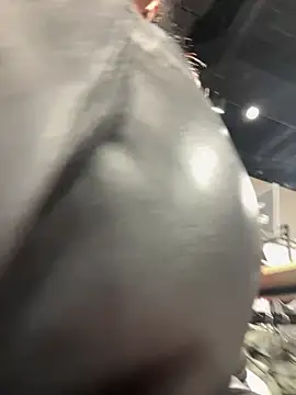 CrazzyChicks online show from December 4, 2025, 7:18 am