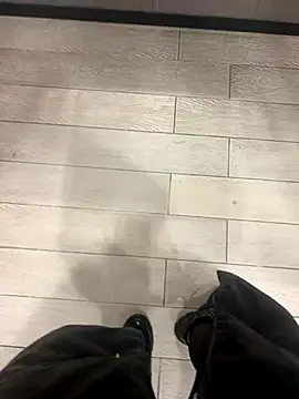 CrazzyChicks online show from October 29, 2025, 9:41 am