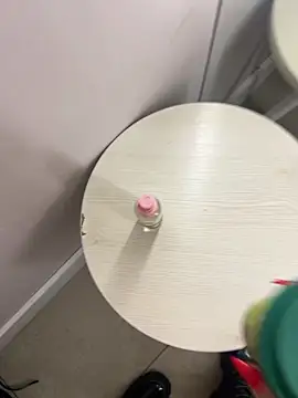 CrazzyChicks online show from December 1, 2025, 6:03 am