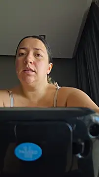 Snapshot of isabella_rossse chatting on April 26, 2026, 12:02 pm isabella rossse online show from April 26, 2026, 12:02 pm
