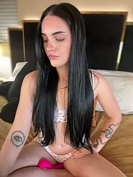 Snapshot of KarissaChantelle chatting on July 7, 2026, 3:48 pm KarissaChantelle online show from July 7, 2026, 3:48 pm