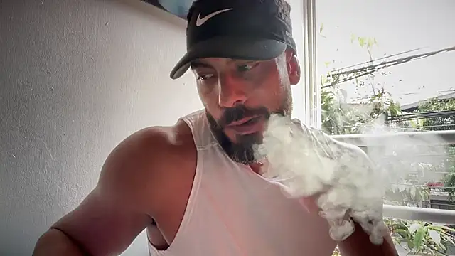 Snapshot of romeolovedark chatting on October 18, 2025, 8:00 pm romeolovedark online show from October 18, 2025, 8:00 pm