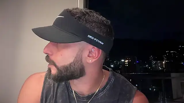 Snapshot of romeolovedark chatting on October 3, 2025, 11:28 pm romeolovedark online show from October 3, 2025, 11:28 pm