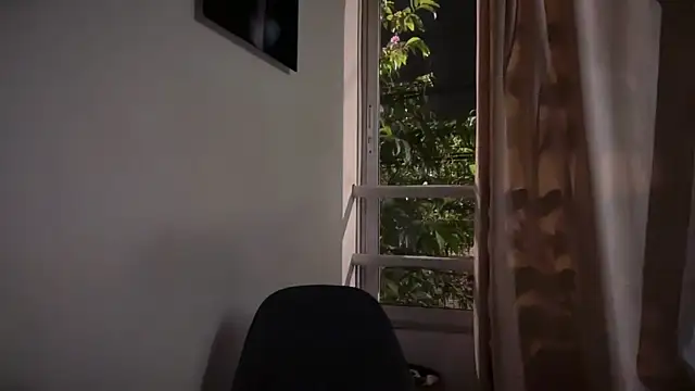 romeolovedark online show from April 13, 2026, 8:40 am