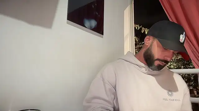 Snapshot of romeolovedark chatting on November 25, 2025, 4:57 am romeolovedark online show from November 25, 2025, 4:57 am