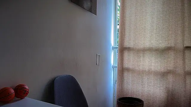 Snapshot of romeolovedark chatting on May 18, 2026, 4:01 pm romeolovedark online show from May 18, 2026, 4:01 pm