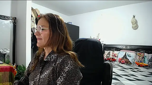 Snapshot of Xiimen chatting on January 9, 2025, 12:46 am Xiimen online show from January 9, 2025, 12:46 am