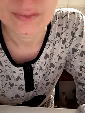 Moi Lina online show from February 12, 2026, 5:23 pm