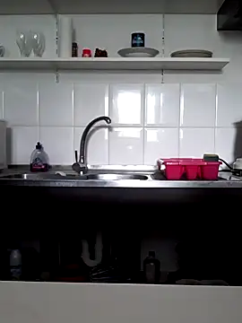 Moi Lina online show from October 8, 2025, 1:23 pm