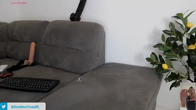 Goddess Tina online show from April 4, 2026, 2:56 pm