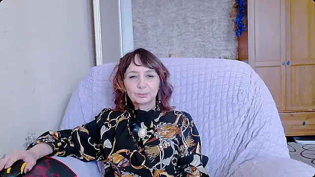 Snapshot of AnnieEltgant chatting on December 30, 2024, 7:04 am AnnieEltgant online show from December 30, 2024, 7:04 am