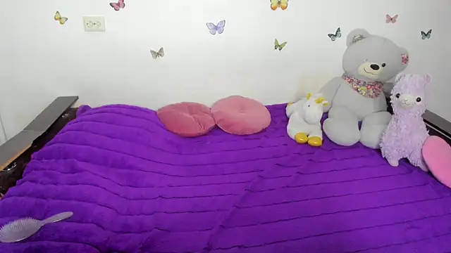 Snapshot of NataliEvans chatting on November 2, 2025, 6:46 pm NataliEvans online show from November 2, 2025, 6:46 pm